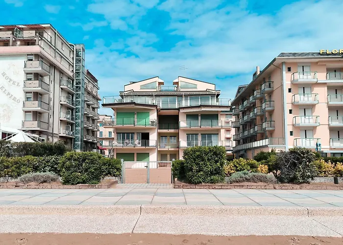 Mare Fronte Mare Апартаменты Лидо-ди-Езоло